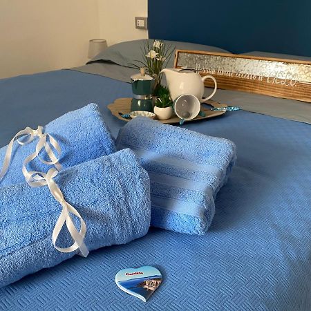 Appartamenti Tra Cielo E Mare 피옴비노 외부 사진
