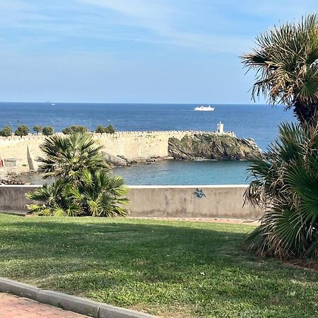 Appartamenti Tra Cielo E Mare 피옴비노 외부 사진