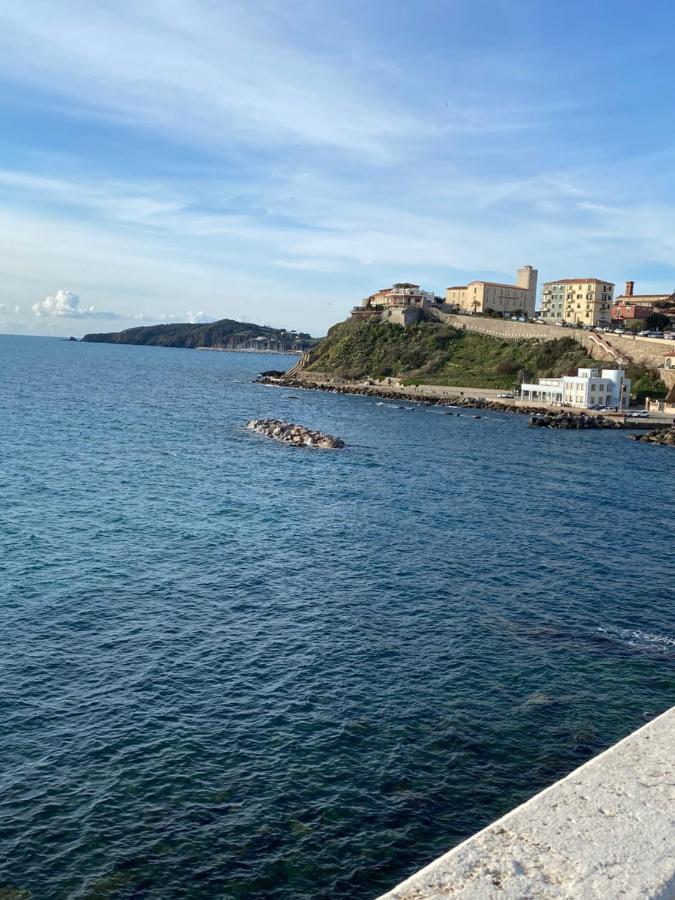 Appartamenti Tra Cielo E Mare 피옴비노 외부 사진
