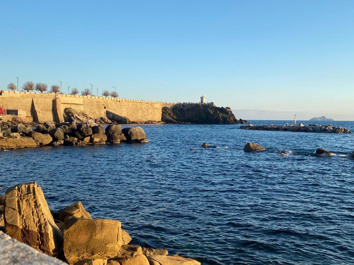 Appartamenti Tra Cielo E Mare 피옴비노 외부 사진
