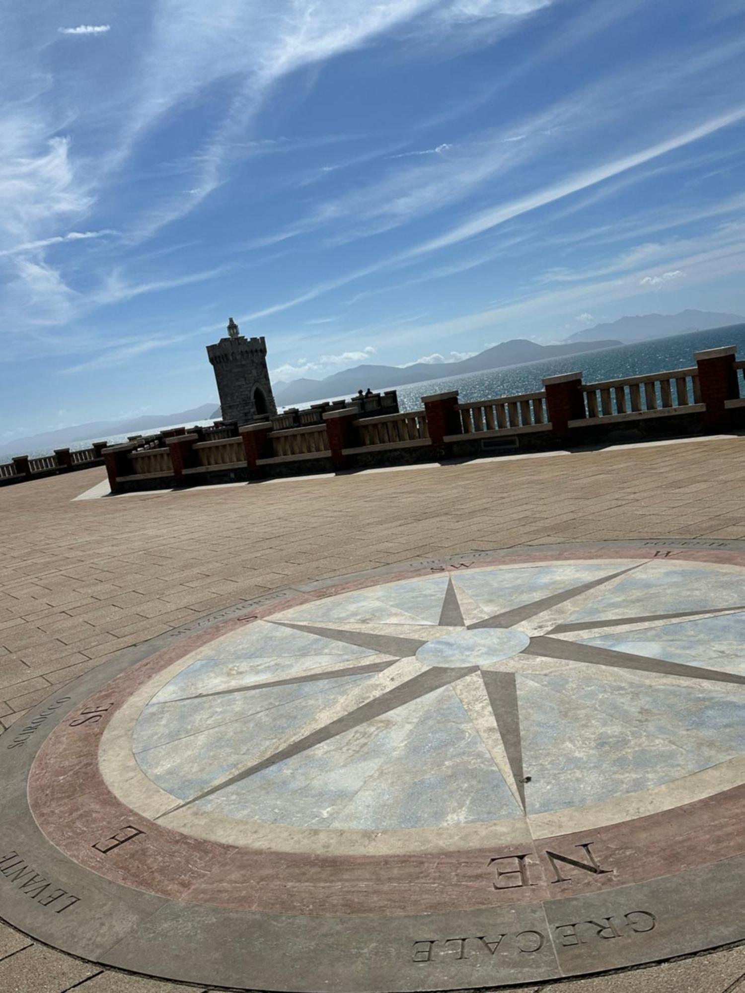Appartamenti Tra Cielo E Mare 피옴비노 외부 사진